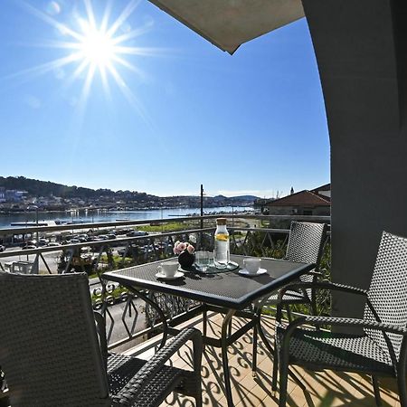 Holiday House Vukman Трогир Экстерьер фото