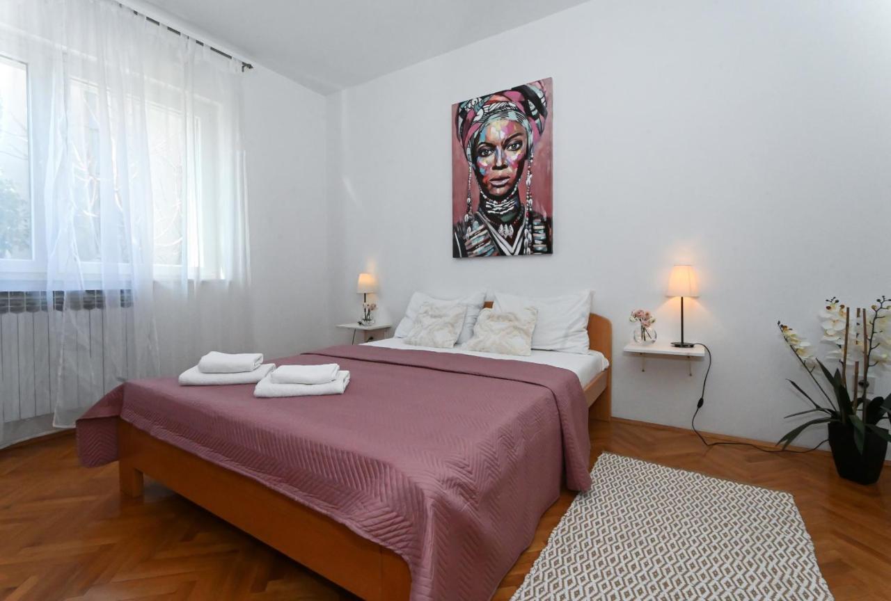 Holiday House Vukman Трогир Экстерьер фото