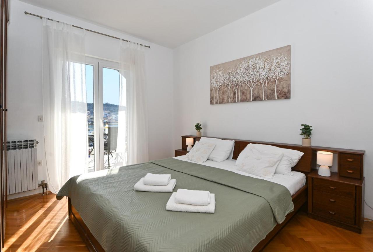 Holiday House Vukman Трогир Экстерьер фото