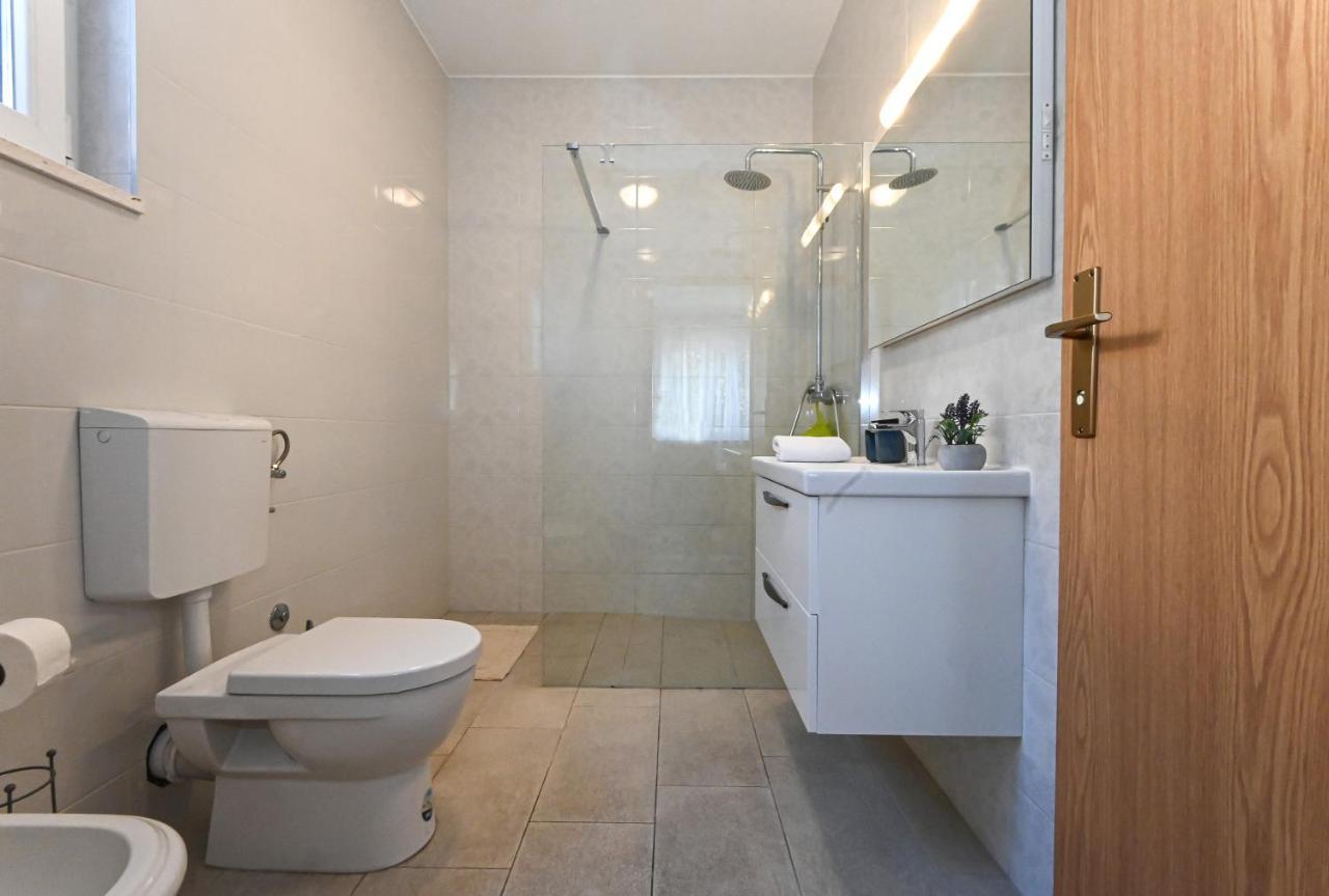 Holiday House Vukman Трогир Экстерьер фото