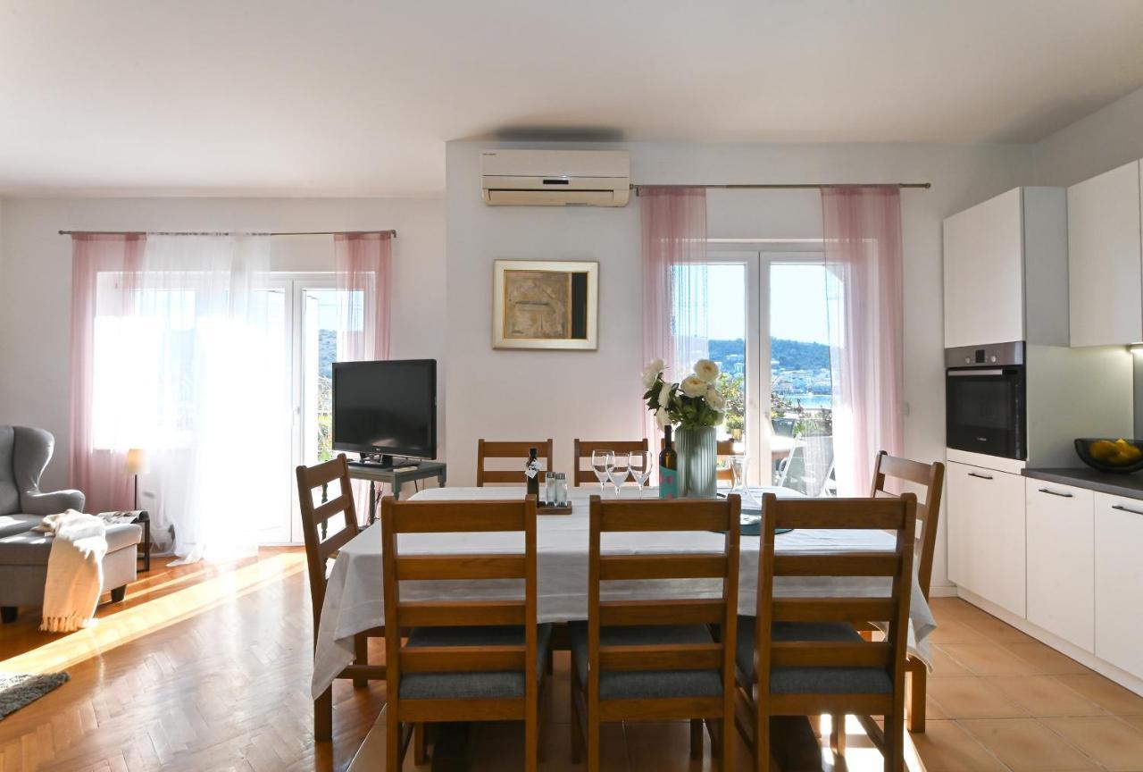 Holiday House Vukman Трогир Экстерьер фото