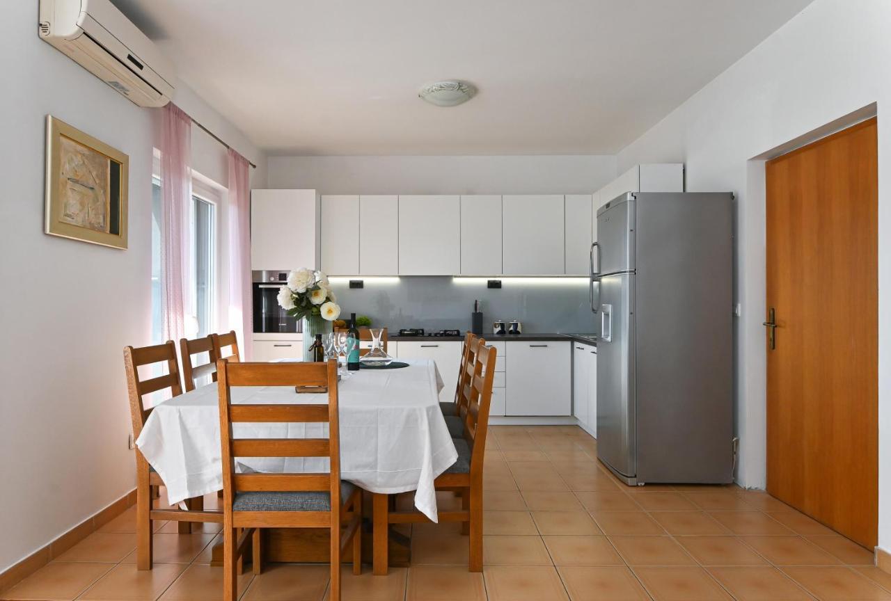 Holiday House Vukman Трогир Экстерьер фото